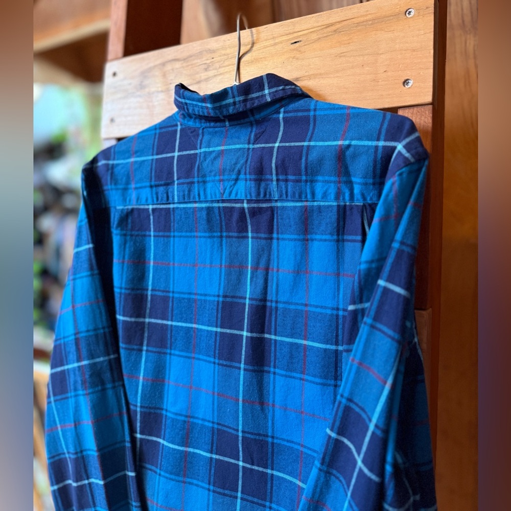 Tommy Hilfiger CUSTOM FIT
COUPE SUR MESURE Teal and Navy Plaid Shirt - Picture 4 of 9